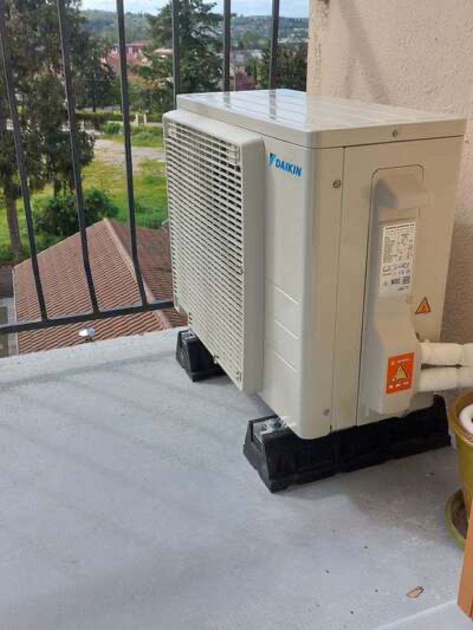 Groupe Daikin en terrasse à Les Avenières